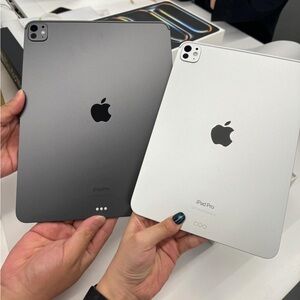 Apple iPad Pro - Dark Gray and Light Silver